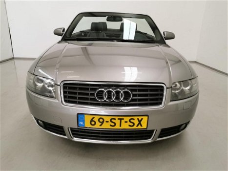 Audi A4 Cabriolet - 2.4 V6 Pro Line / Automaat / Navigatie / Stoelverwarming - 1