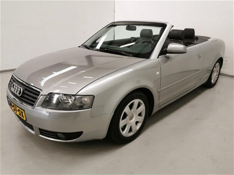 Audi A4 Cabriolet - 2.4 V6 Pro Line / Automaat / Navigatie / Stoelverwarming - 1