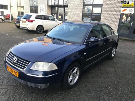 Volkswagen Passat - 2.0-20V Arctic APK/AIRCO/NAP/5drs/elekt ramen/meeneemprijs - 1