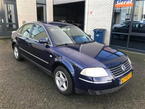 Volkswagen Passat - 2.0-20V Arctic APK/AIRCO/NAP/5drs/elekt ramen/meeneemprijs - 1