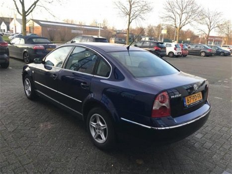 Volkswagen Passat - 2.0-20V Arctic APK/AIRCO/NAP/5drs/elekt ramen/meeneemprijs - 1