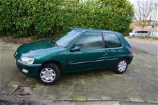 Peugeot 106 - 1.4 Accent AUTOMAAT MET APK