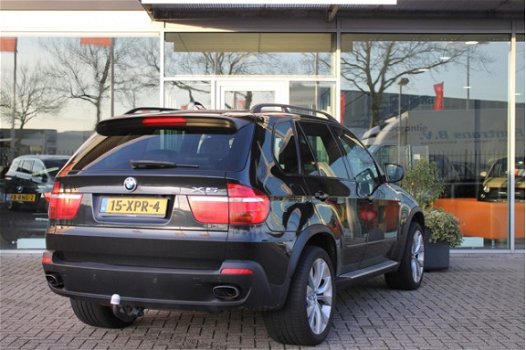 BMW X5 - xDrive48i High Executive 355PK, Automaat, Panodak, 7 persoons - 1