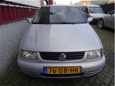 Volkswagen Polo - 1.6 // Automaat // Airco // 5-drs //