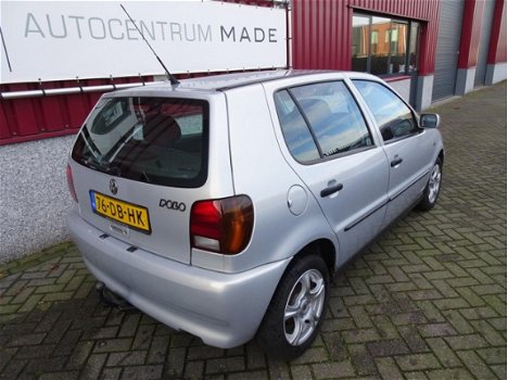 Volkswagen Polo - 1.6 // Automaat // Airco // 5-drs // - 1