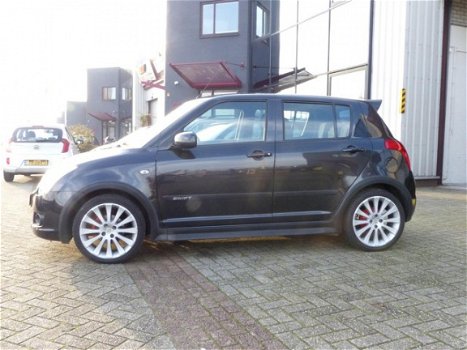 Suzuki Swift - 1.3 Base , 5Deurs, Airco, Keyless, Elektr.pakket, Inruil Mog - 1