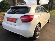 Mercedes-Benz A-klasse - 180 STYLE, NAVI, LED, BLUETOOTH, HALF LEDEREN INTERIEUR, LICHT EN ZICHTPAKK