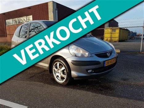 Honda Jazz - 1.4 LS ( AUTOMAAT) MET VOL JAAR A.P.K - 1