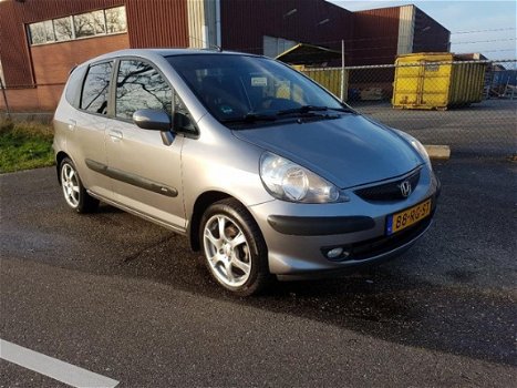 Honda Jazz - 1.4 LS ( AUTOMAAT) MET VOL JAAR A.P.K - 1