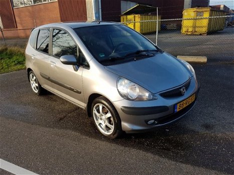 Honda Jazz - 1.4 LS ( AUTOMAAT) MET VOL JAAR A.P.K - 1