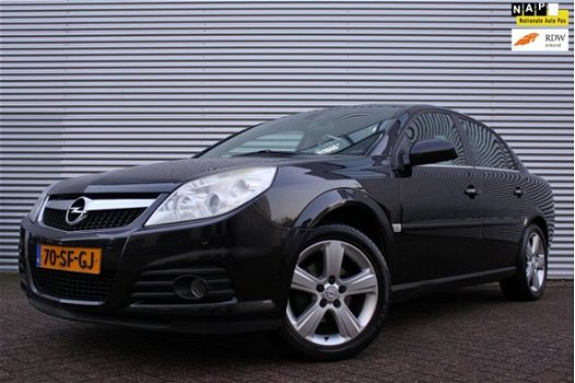 Opel Vectra - 1.8-16V Executive / LEDER / NAVI / PDC V+A / CRUISE / CLIMATE - 1