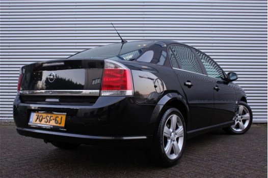 Opel Vectra - 1.8-16V Executive / LEDER / NAVI / PDC V+A / CRUISE / CLIMATE - 1