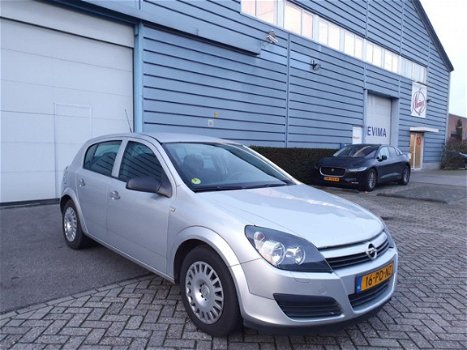 Opel Astra - 1.7 CDTi Essentia APK 14-09-2020 AIRCO/CRUISE/2 X SLEUTELS - 1