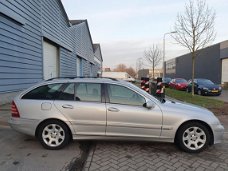 Mercedes-Benz C-klasse Combi - 200 CDI Elegance AUTOMAAT/AIRCO/CRUISE/ 2 X SLEUTELS