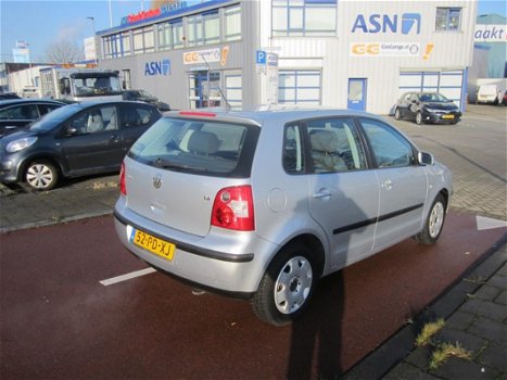 Volkswagen Polo - 1.4-16V Comfortline - 1