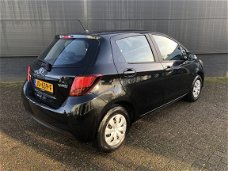 Toyota Yaris - 1.3 VVT-i Now | Lage KM-stand | Airco | 6-bak | Winterbanden |