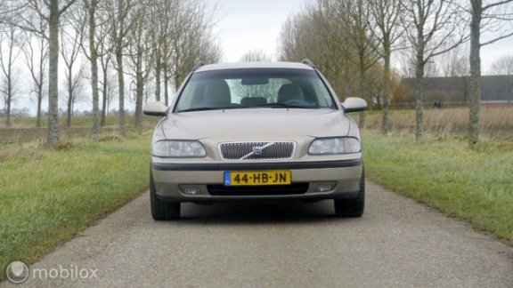 Volvo V70 - 2.4 170 pk Comf. aut. dolby system - 1