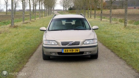 Volvo V70 - 2.4 170 pk Comf. aut. dolby system - 1