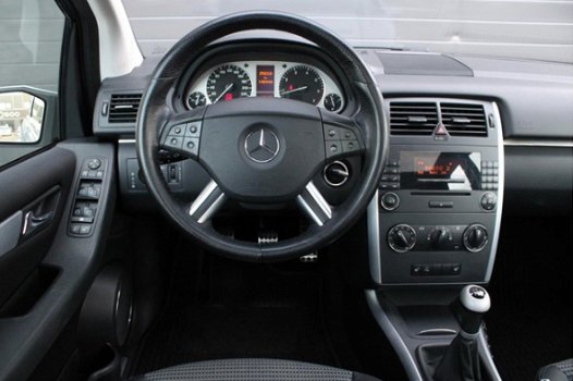 Mercedes-Benz B-klasse - 170 Avantgarde / Clima / PDC V+A - 1