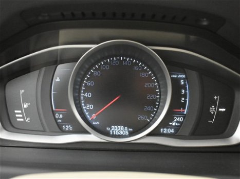 Volvo V70 - 2.0 D4 Momentum | 1e Eigenaar | Navigatie | Elektrische Klep | Leder | Stoelverwarming - 1