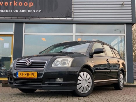 Toyota Avensis Wagon - 2.2 D-4D Linea Luna *CLIMA*TREKHAAK*NIEUWEAPK*NETJES - 1