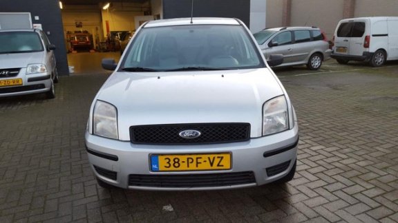 Ford Fusion - 1.4-16V Style - APK TOT: 19-06-2020 - 1