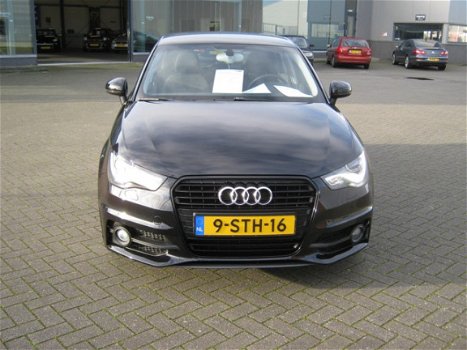 Audi A1 Sportback - 1.2 TFSI Admired S-Line 5 drs 25 Dkm Navi 17