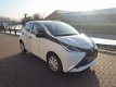 Toyota Aygo - 1.0 VVT-i x-now AIRCO, CRUISE, 5DRS, EL PAKKET - 1 - Thumbnail