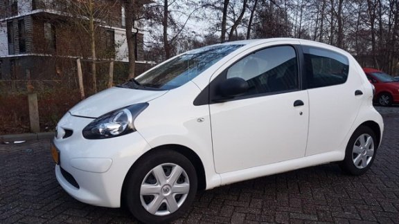 Toyota Aygo - 1.0-12V Now - 1