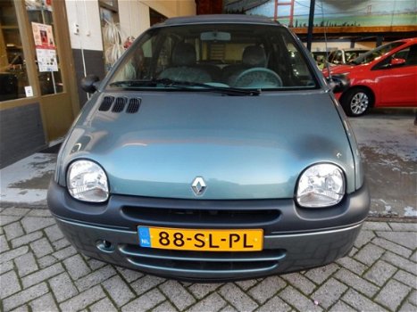 Renault Twingo - 1.2 Expression hele nette twingo met weinig km stand, airco - 1