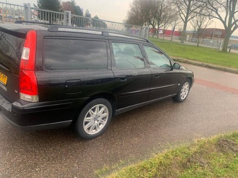 Volvo V70 - V70; D5 GEARTRONIC - 1