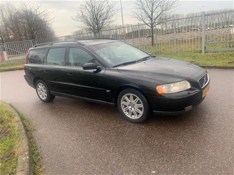 Volvo V70 - V70; D5 GEARTRONIC - 1