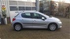 Peugeot 207 - 1.4 65KW XT Airco / 5 Deurs - 1 - Thumbnail