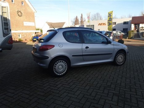 Peugeot 206 - 1.1 XR - 1