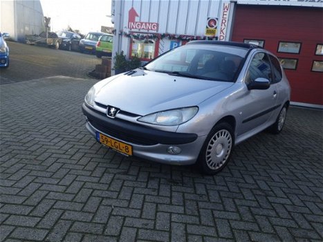 Peugeot 206 - 1.1 XR - 1