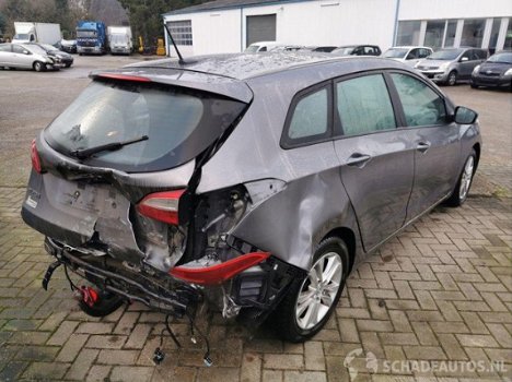 Hyundai i30 CW - CRDI World Fifa Cup Edition - 1