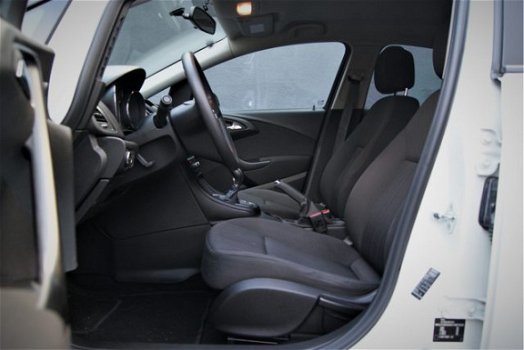 Opel Astra - 1.4 5Drs 100PK Airco/Navi/18Inch/Bluetooth/Privacyglas - 1