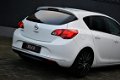 Opel Astra - 1.4 5Drs 100PK Airco/Navi/18Inch/Bluetooth/Privacyglas - 1 - Thumbnail