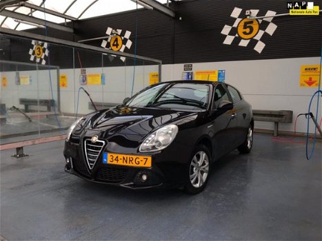 Alfa Romeo Giulietta - 1.4 T Distinctive ZEER NETTE AUTO - 1