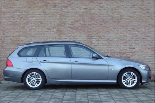 BMW 3-serie Touring - 318i Business Line * APK NIEUW - 1