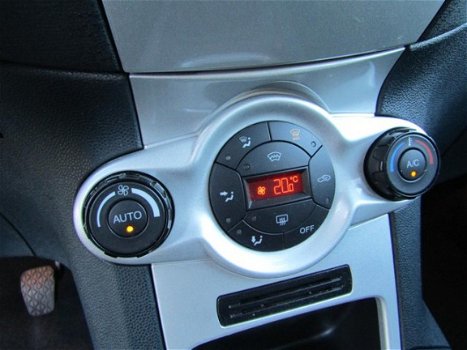 Ford Fiesta - 1.25 Titanium 82pk, 5 Drs, Clima, Stoel en Voorruitverwarming - 1