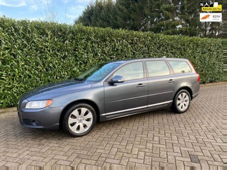 Volvo V70 - 2.4 D5 Navi-Leder-Clima GOED ONDERHOUDEN - 1