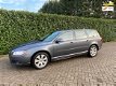 Volvo V70 - 2.4 D5 Navi-Leder-Clima GOED ONDERHOUDEN - 1 - Thumbnail