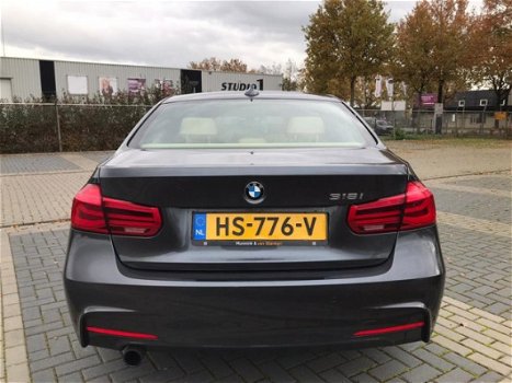 BMW 3-serie - 318i M Sport Automaat 8-Traps Xenon-LED NAV LEDER - 1