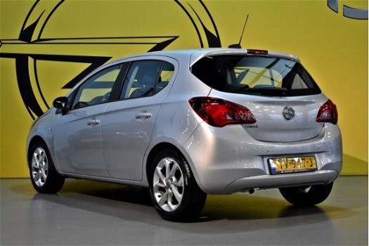 Opel Corsa - 1.4 90pk Online Edition / Navi / PDC / LMV
