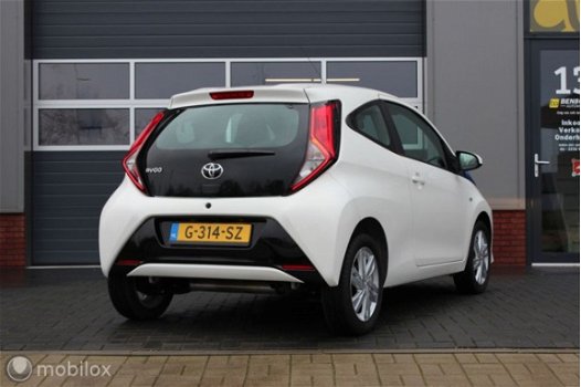 Toyota Aygo - 1.0 VVT-i x-Cite Camera Navigatie Airco Velgen - 1