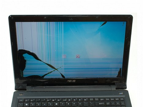 Laptop scherm reparatie in Gorinchem klaar terwijl u wacht. - 1
