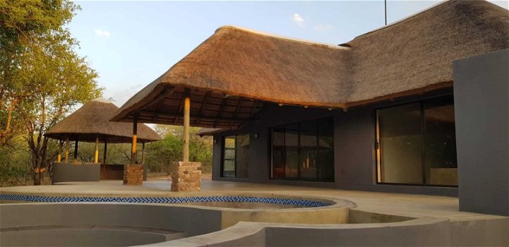 Villa met schitterend privé-zwembad aan het Kruger Park / Zuid-Afrika - 0
