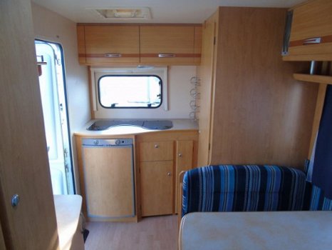 CARAVELAIR AMBIANCE STYLE 460 QUEENSBED - 2