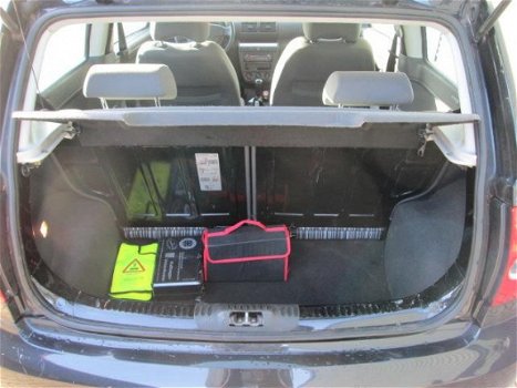 Volkswagen Fox - 1.2 Trendline met airco perfect onderhouden auto met boekjes voor leuke scherpe pri - 1